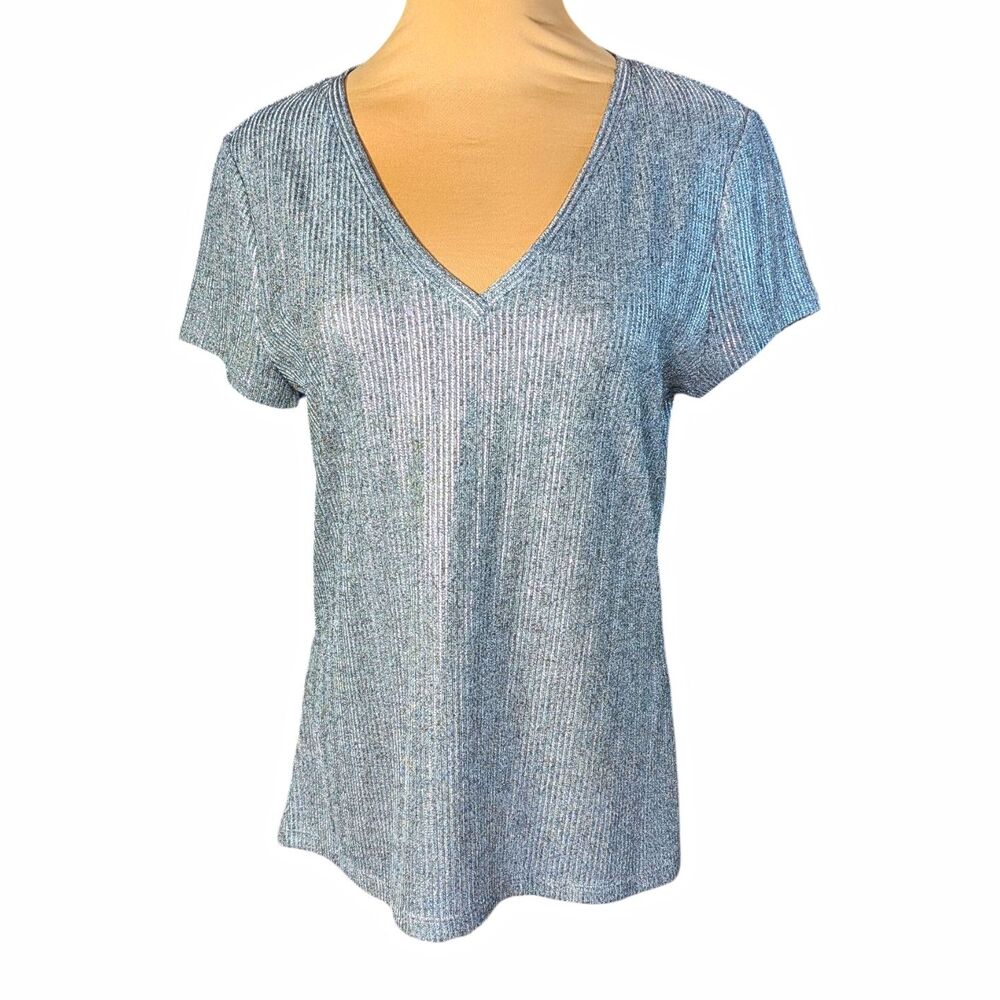 White House Black Market Silver Ribbed Knit VNeck Short Sleeve Stretch Top M Tee